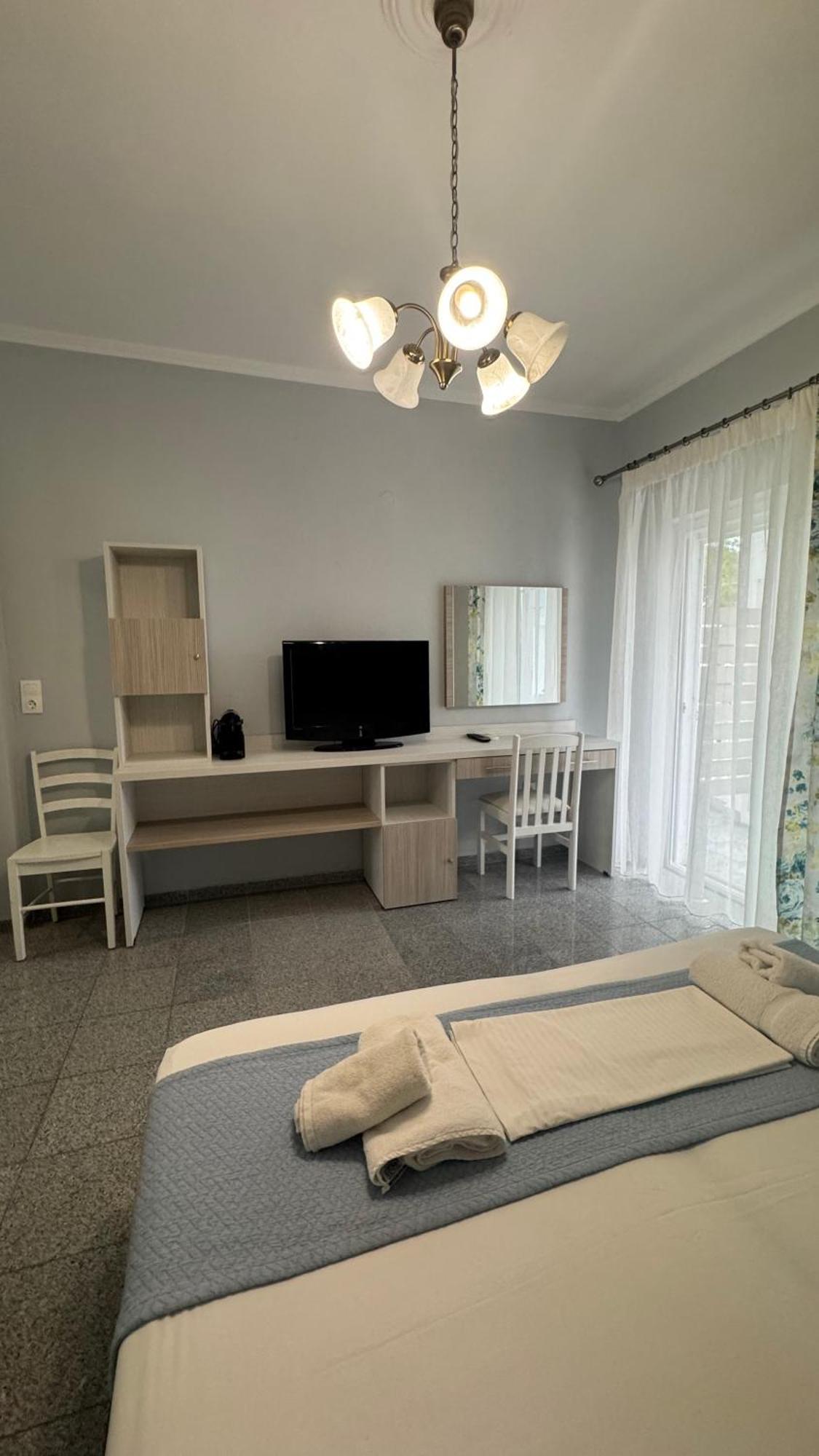 Diaporos Hotel Vourvourou Exteriör bild